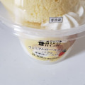 ローソン Uchi Cafe’ プレミアムロールケーキパフェ 苺果肉ソース入り 商品写真 1枚目