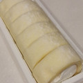 ローソン もち食感ロール 北海道産生乳入りクリーム 商品写真 2枚目