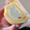 ローソン Uchi Cafe’ ごろっとチーズのもち食感ロール 商品写真 4枚目