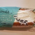 ローソン MILK監修 おやつコッペ とろけるMILK 商品写真 2枚目