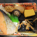 ファミリーマート 銀鮭幕の内弁当 商品写真 1枚目