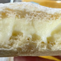 ファミリーマート ファミマ・ベーカリー 白いレアチーズパン 商品写真 2枚目