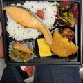 ニューデイズ 炙り焼紅鮭 幕の内弁当 商品写真 3枚目