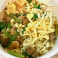 明星食品 チャルメラカップ 青森スタミナ源たれ にんにく甘旨醤油ラーメン 商品写真 3枚目