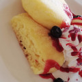 グラッチェガーデンズ ブルーベリーとフランボワーズソースのパンケーキ おかわり自由パンケーキ 商品写真 2枚目