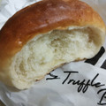 mills by Truffle BAKERY 岐阜美濃太田店 白トリュフの塩パン 商品写真 3枚目