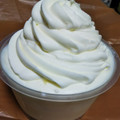 セブン-イレブン 塚田牛乳使用 たっぷりクリームのミルクプリンケーキ 商品写真 4枚目