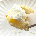 ローソン Uchi Cafe’ ふわしゅわスフレチーズケーキ チーズクリーム入り 商品写真 5枚目
