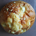 セブン-イレブン うま塩もっちりチーズのパン 商品写真 2枚目