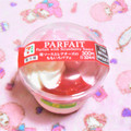 セブン-イレブン 苺ソースとレアチーズのももいろパフェ 商品写真 3枚目