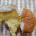 ヤマザキ 薄皮 ふじりんご入りカスタードクリームパン 商品写真 5枚目