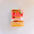 ヤマザキ PREMIUM SWEETS 苺ソース＆レアチーズロール 北海道産チーズ使用 商品写真 1枚目