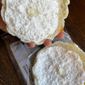 ローソン チーズメロンパン ホイップ＆チーズクリーム 商品写真 1枚目