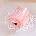 シェ・レカミエ 桜風味のロールケーキ 商品写真 2枚目