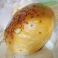 ファミリーマート ファミマ・ベーカリー もちもち食感のカマンベールチーズクリームパン 商品写真 2枚目