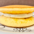 シャトレーゼ 北海道バターと自家炊き餡のパンケーキ 商品写真 3枚目