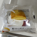 ローソン Uchi Cafe’ スコーンサンド チーズクリーム＆いちごソース 商品写真 5枚目