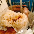 セブン-イレブン 北海道産秋鮭とおかかのおむすび 商品写真 5枚目
