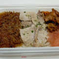 セブン-イレブン 牛豚鶏の焼肉弁当 ピリ辛・塩・甘辛 商品写真 3枚目