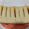 ファミリーマート ファミマ・ベーカリー もっちパン ミート＆チーズ 商品写真 3枚目
