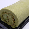 成城石井 desica 北海道産純生クリーム入りピスタチオのロールケーキ 商品写真 4枚目