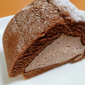 ヤマザキ PREMIUM SWEETS クリームを味わうチョコロールケーキ 北海道産牛乳使用 商品写真 3枚目