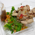 セブン-イレブン 米糀チキンとキノコマリネのサラダ 商品写真 2枚目