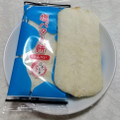 岩塚製菓 塩バター餅せんべい 商品写真 3枚目