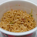 日清食品 チキンラーメン汁なしどんぶり 平成のイタ飯ブーム ペペロンチーノ味 商品写真 1枚目