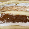 ヤマザキ 白いコッペパン ジャンドゥーヤチョコクリーム＆ホイップ 商品写真 2枚目