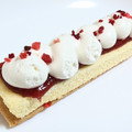 ローソン Uchi Cafe’ ご褒美スティックケーキ ぷっくりクリーム＆いちご 商品写真 2枚目
