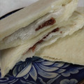 ヤマザキ ランチパック けし餅風味と抹茶ホイップ 商品写真 3枚目