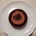 ローソン Uchi Cafe’ プレミアムロールケーキ 濃厚ショコラ 商品写真 3枚目
