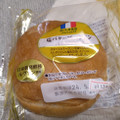ヤマザキ おいしさ宣言 塩バターブールパン ミルククリーム 商品写真 1枚目