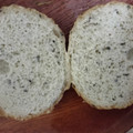 サラ サラの白黒ごまパン 商品写真 3枚目