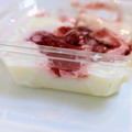 ローソン Uchi Cafe’ ミルクもち とろ～り練乳いちご 商品写真 2枚目