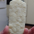 岩塚製菓 レアチーズ おせんべい 商品写真 3枚目