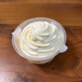 セブン-イレブン 白バラ牛乳使用 ホイップクリームのミルクプリンケーキ 商品写真 4枚目