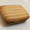 森永製菓 ミルクキャラメルクリームサンドクッキー 商品写真 2枚目