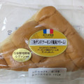 ヤマザキ おいしさ宣言 三角サンド アーモンド風味クリーム 商品写真 3枚目