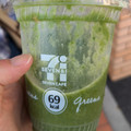 セブン-イレブン セブンカフェ お店でつくる 1／3日分の緑黄色野菜がとれる グリーンスムージー 商品写真 3枚目