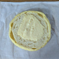 ヤマザキ 大きなメロンパン エッセルスーパーカップ超バニラ風味 商品写真 4枚目