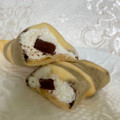 セブン-イレブン パリパリチョコが入った生チョコ＆ホイップのもっちりクレープ 商品写真 3枚目