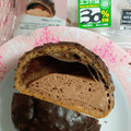 セブン-イレブン 贅沢ざくもちチョコシュー 商品写真 1枚目