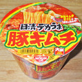 日清食品 デカうま 豚キムチ 商品写真 2枚目