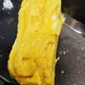 ヤオコー 鉄板巻上げ 自家製厚焼玉子 商品写真 3枚目