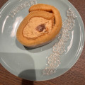 ローソン Uchi Cafe’ × 桔梗屋 お餅で巻いたもち食感ロール きなこ＆黒蜜 商品写真 1枚目