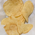カルビー ポテトチップス しょうゆWマヨ 商品写真 1枚目