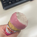 ハーゲンダッツ クリーミーコーン ミックスベリーワッフル 商品写真 4枚目
