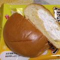 Pasco たっぷりホイップクリームパン 商品写真 1枚目
